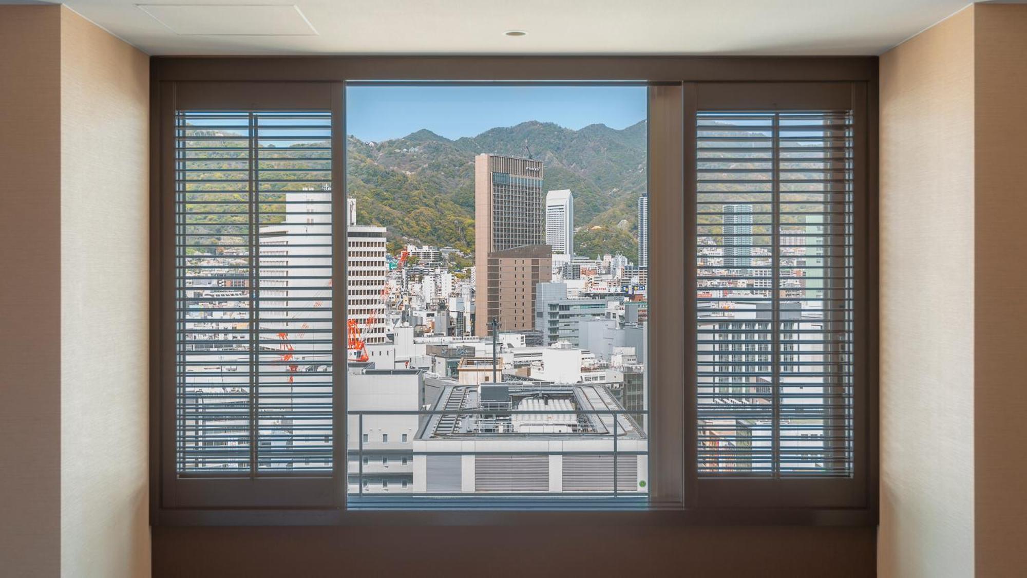 Oriental Hotel Kobe Eksteriør bilde A window with louvres
