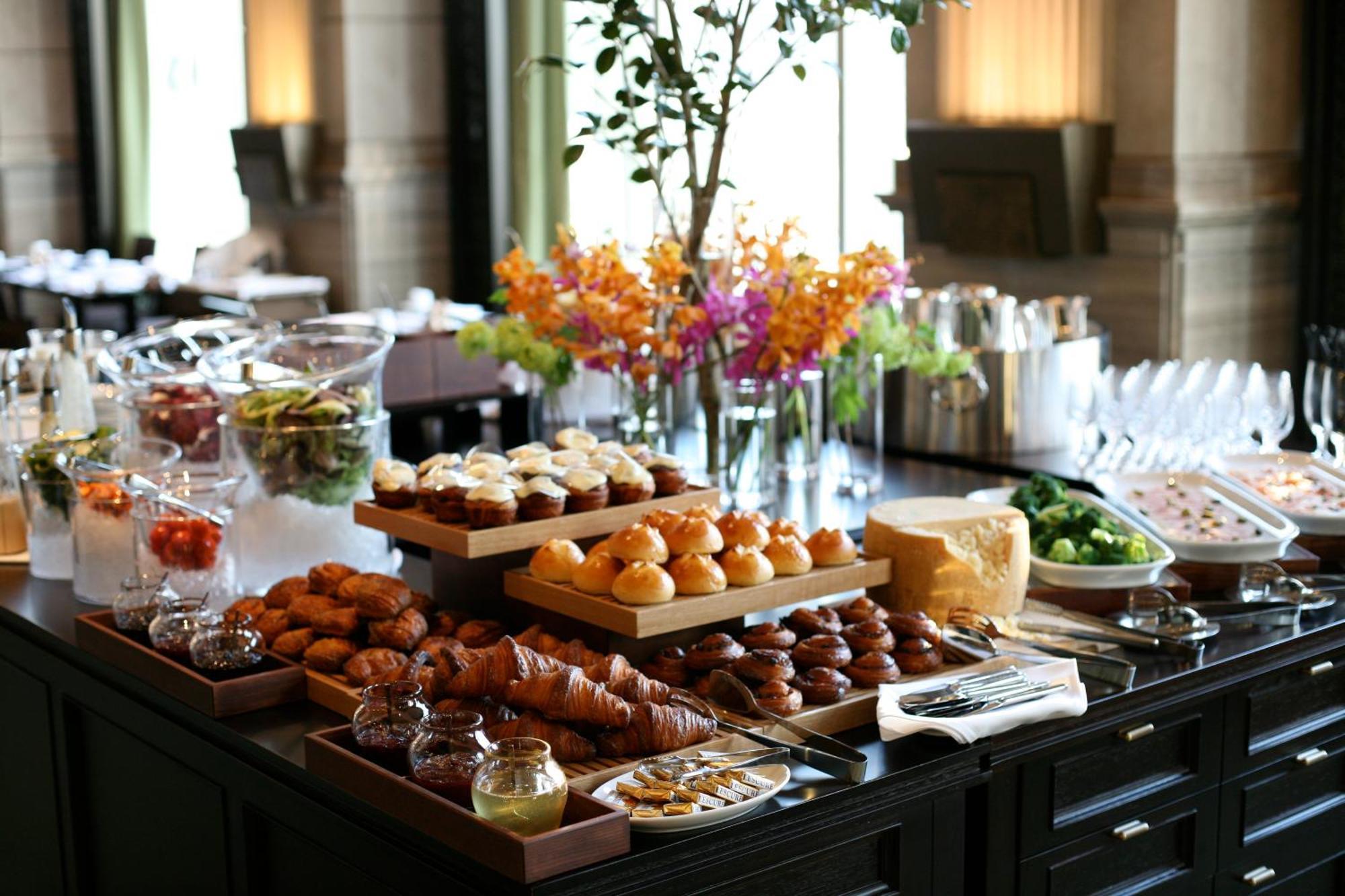 Oriental Hotel Kobe Eksteriør bilde A buffet at a hotel